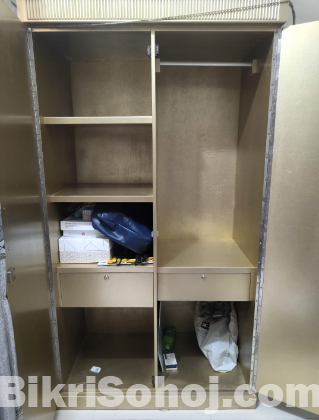 আলমারি (ড্রেসিং মিররসহ)